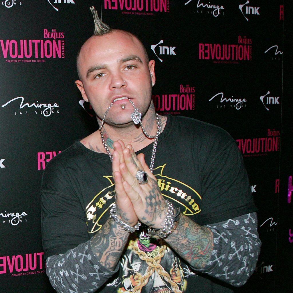 Shifty Shellshock, Sänger