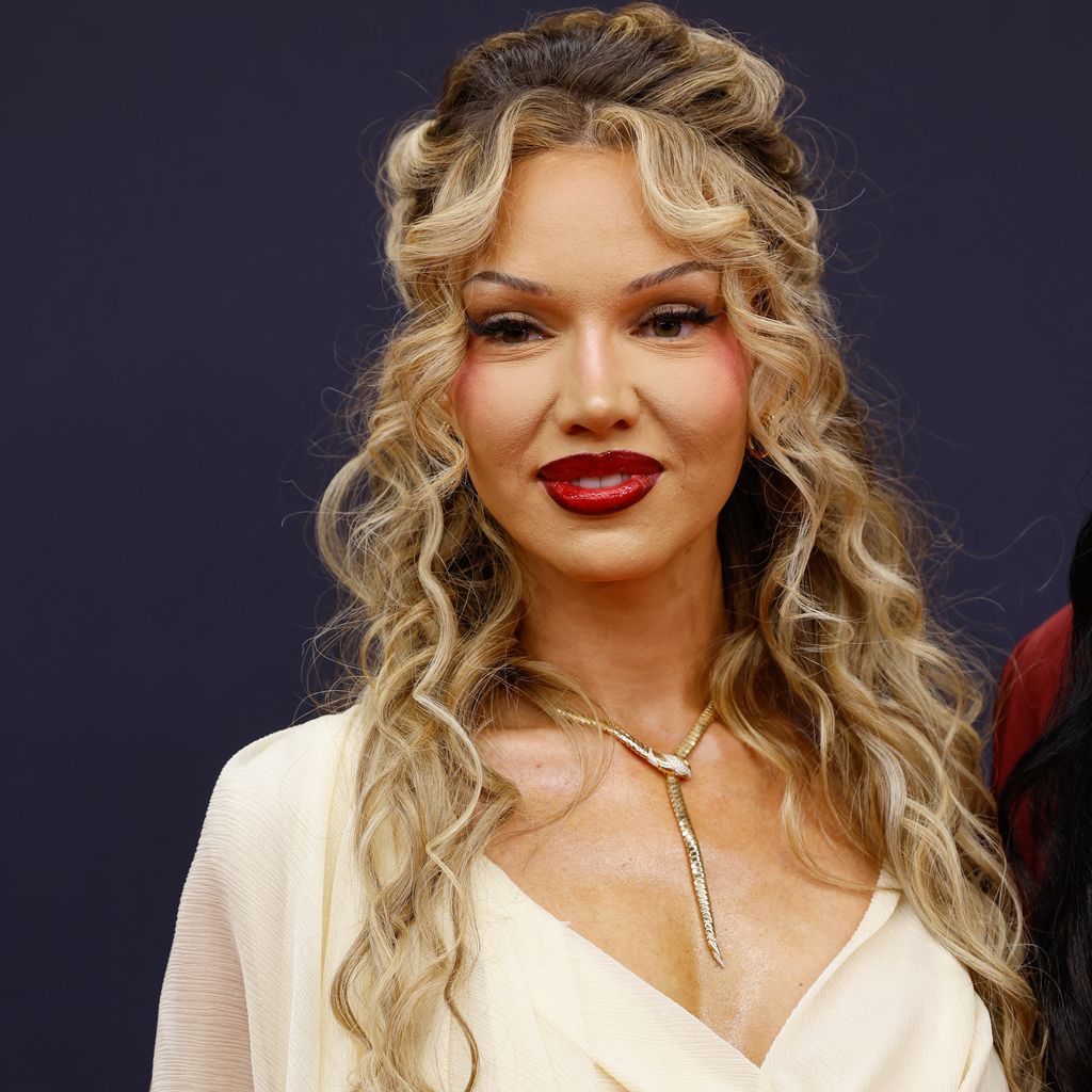 Shirin David auf dem roten Teppich bei der Bambi-Verleihung in München, 13. November 2025