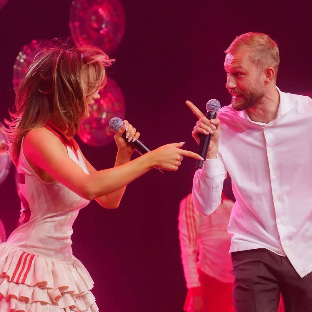 Shirin David und Konrad Laimer bei der Meisterschaftsfeier des FC Bayern in der Münchner Zenithhalle