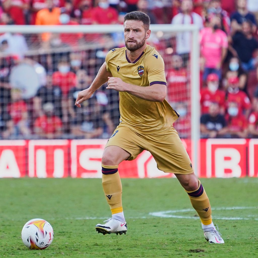 Shkodran Mustafi im Dress von Levante UD