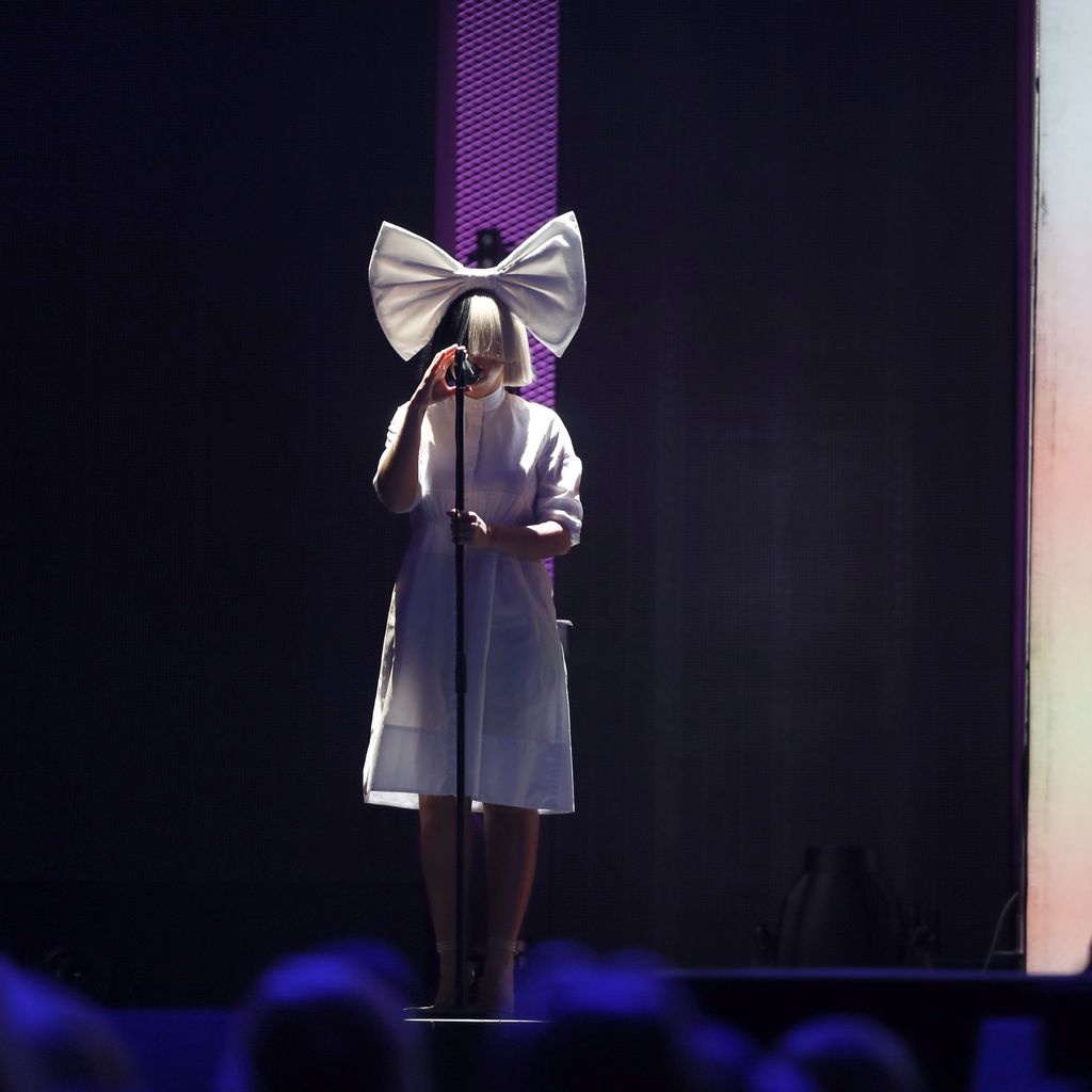 Sia, 2016