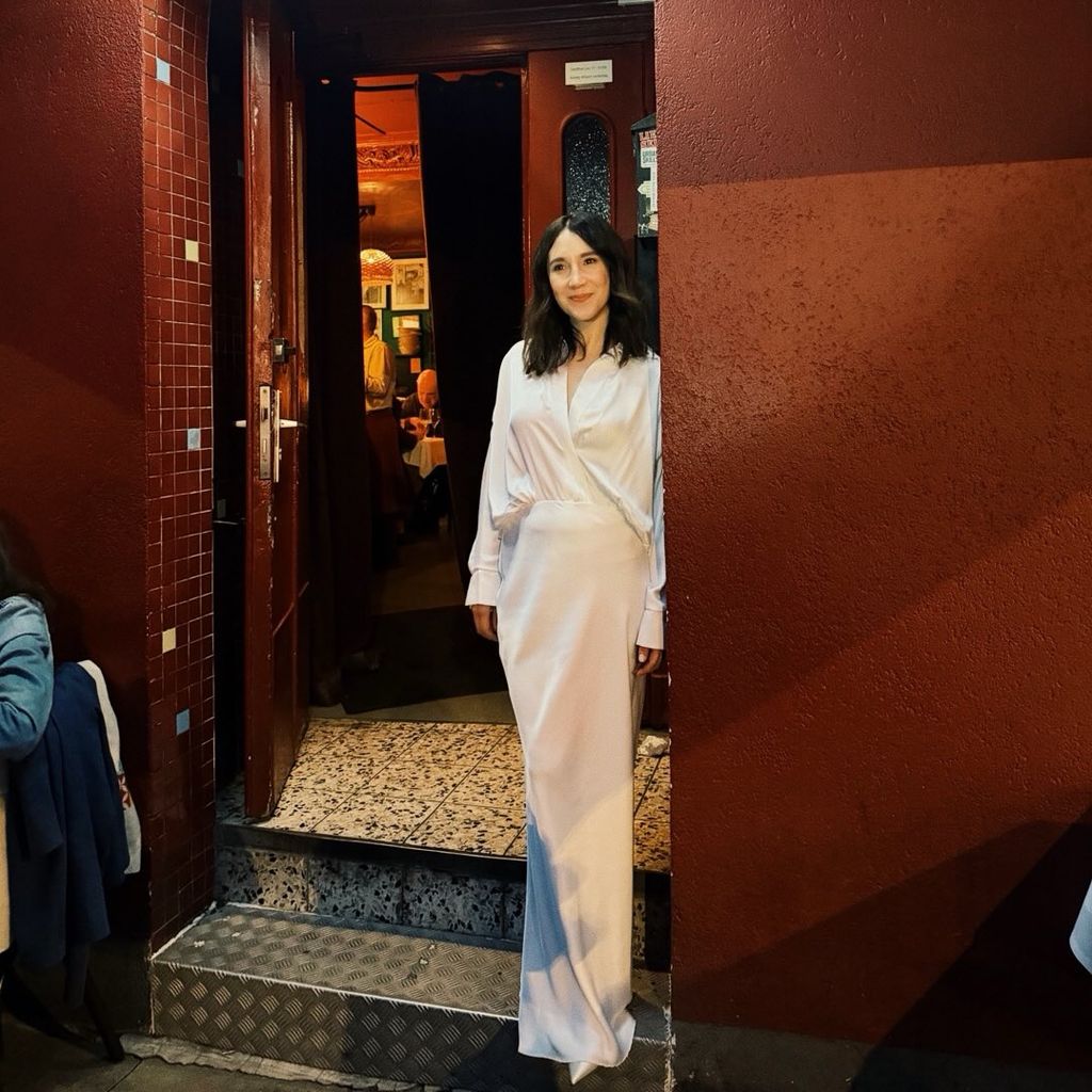 Sibel Kekillin vor dem Restaurant "Cuneo", Mai 2026