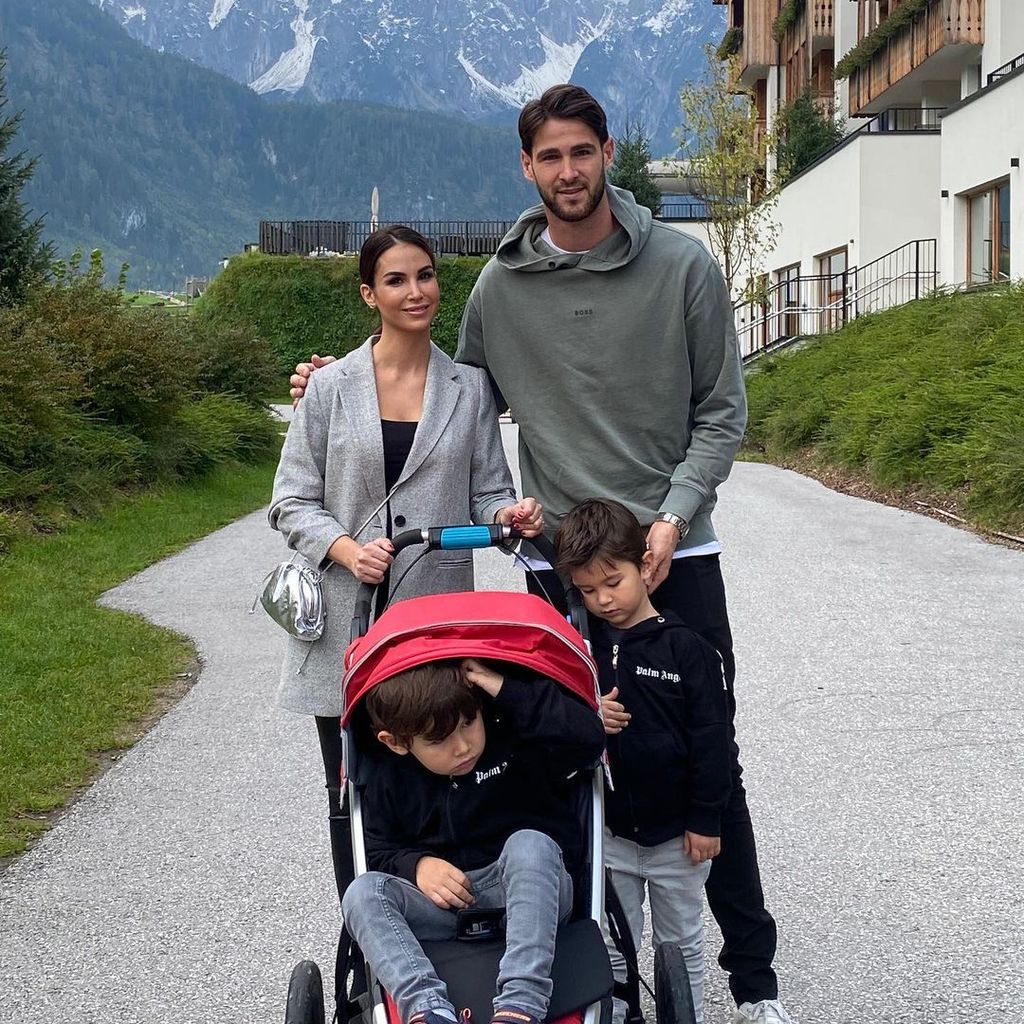 Sila und Samuel Sahin-Radlinger mit ihren Söhnen Elija und Noah