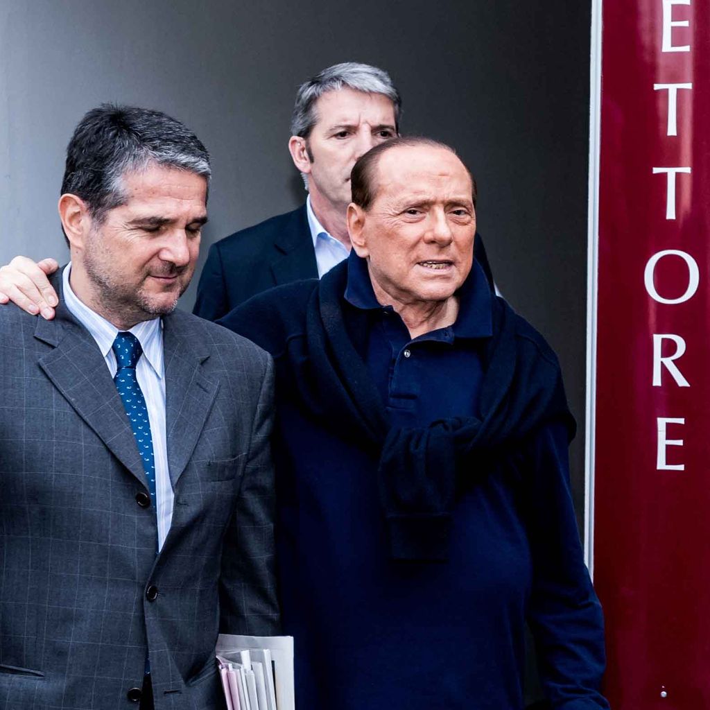 Silvio Berlusconi verlässt das Krankenhaus nach seiner Herzoperation