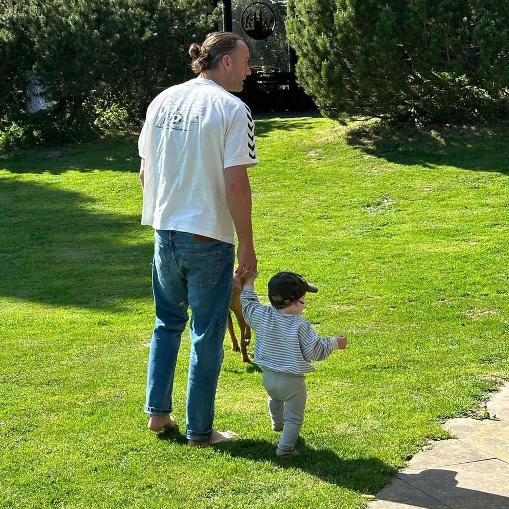 Silvio Heinevetter mit seinem Sohn Oscar Hugo,Mai 2025