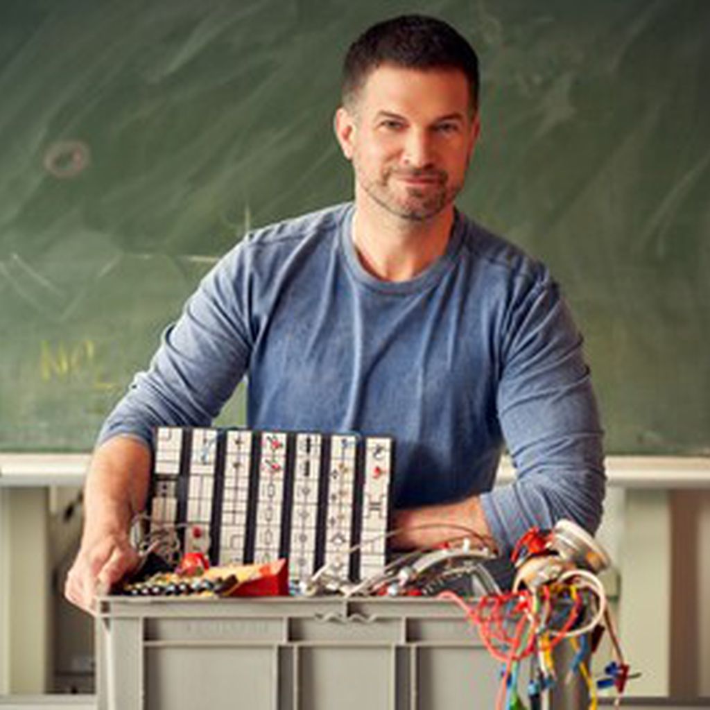 Schauspieler Simon Böer in "Der Lehrer"