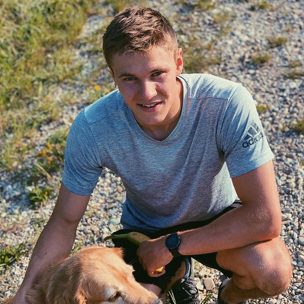 Simon Zachenhuber mit seinem Hund