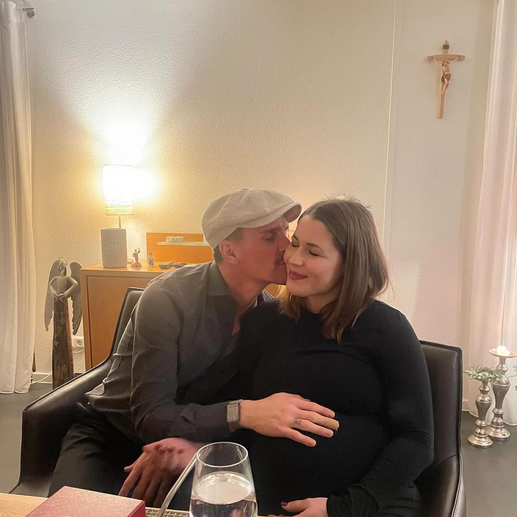 Simon Zoller mit seiner Freundin Judith, Dezember 2023