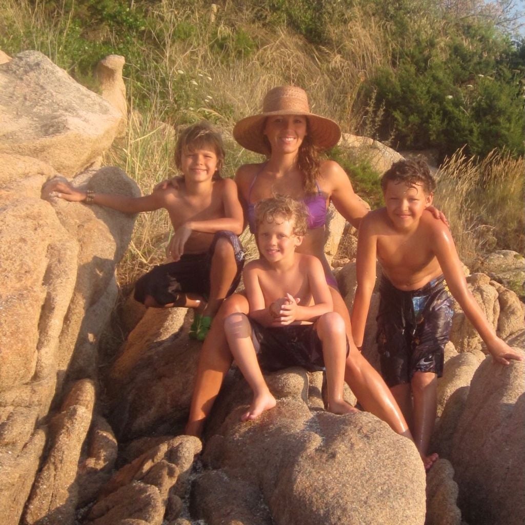 Simone Ballack mit ihren Söhnen Emilio, Louis und Jordi