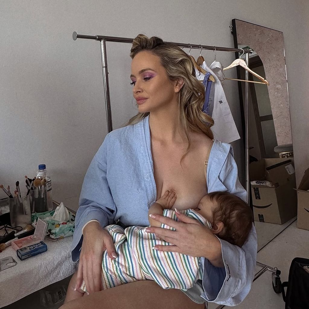 Simone Holtznagel mit ihrer Tochter, Januar 2025