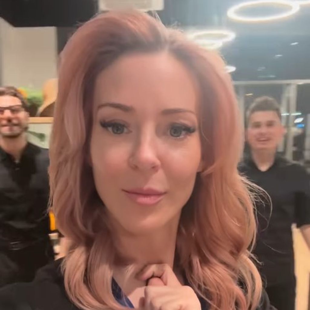 Simone Lugner nach dem Friseurbesuch im April 2026