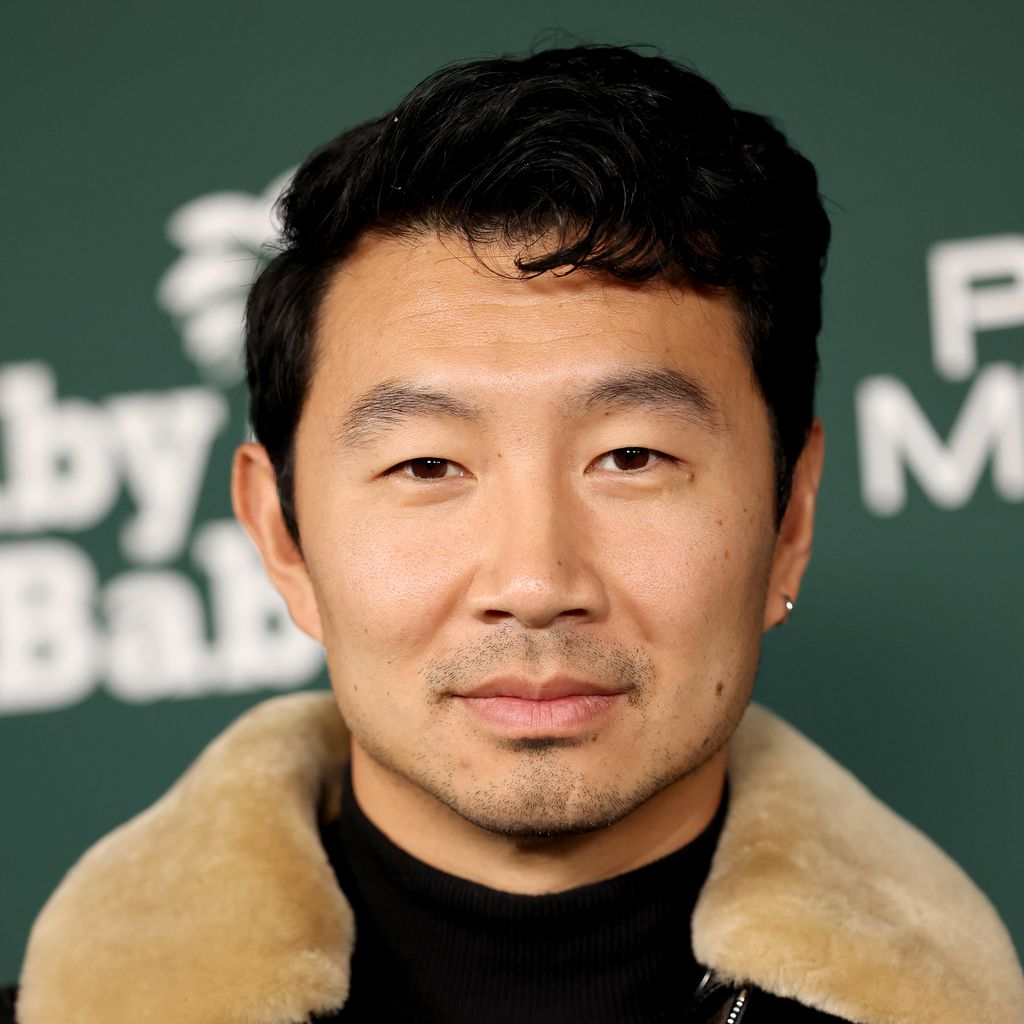 Simu Liu bei der Baby2Baby Gala 2025