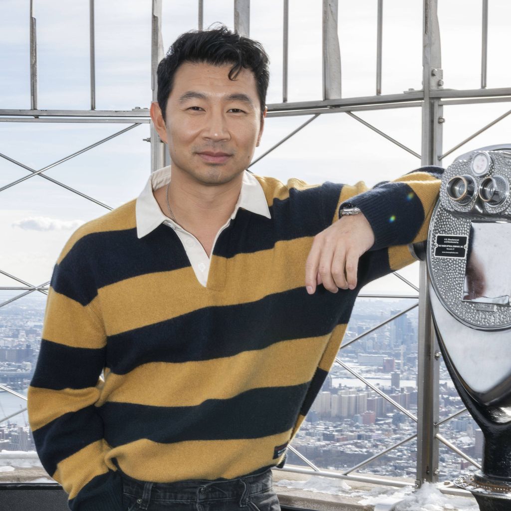 Simu Liu besucht das Empire State Building in New York vor der Veröffentlichung von "The Copenhagen Test"