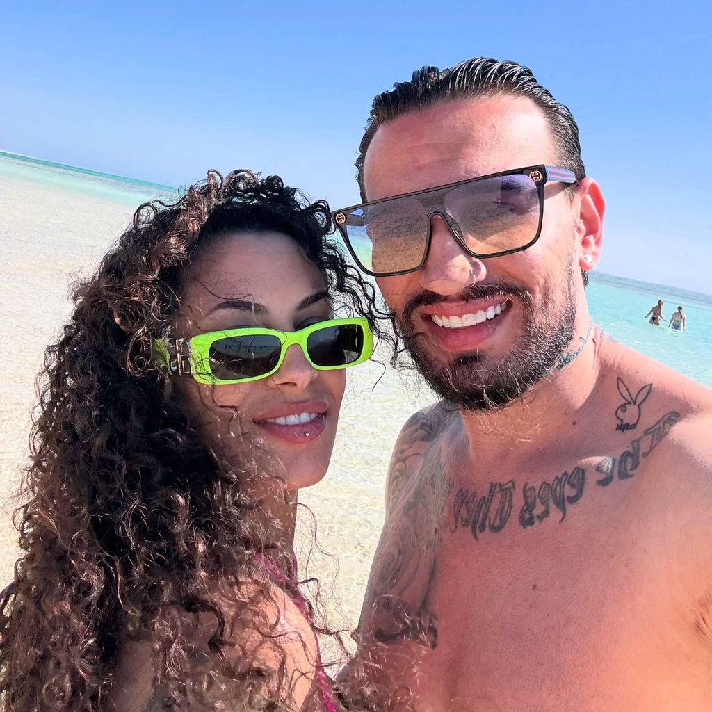 Siria und Alessio am Strand, März 2025