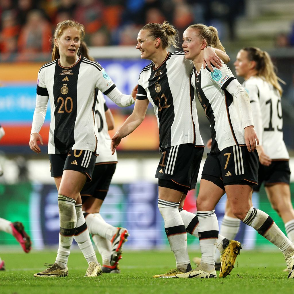 Sjoeke Nüsken, Alexandra Popp und Lea Schüller