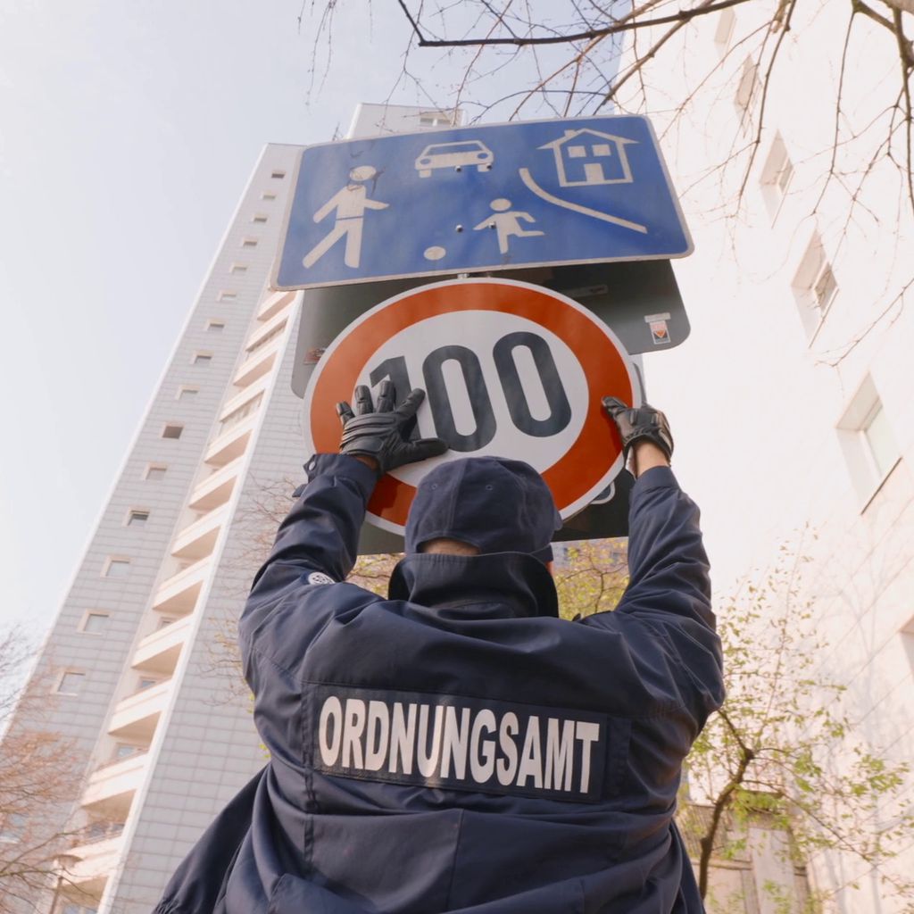 Slavik als Mitarbeiter beim Ordnungsamt