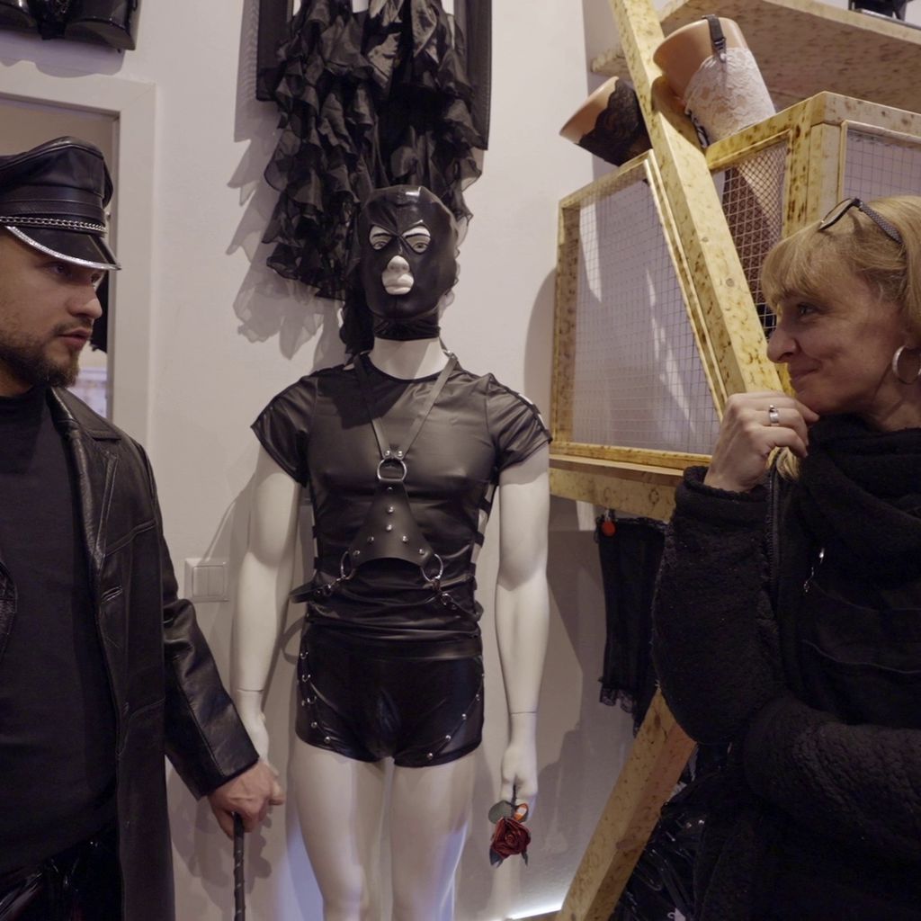 Slavik als Praktikant im Sexshop