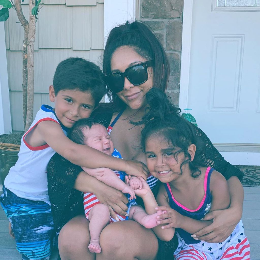 Snooki mit ihren drei Kindern Lorenzo, Angelo und Giovanna