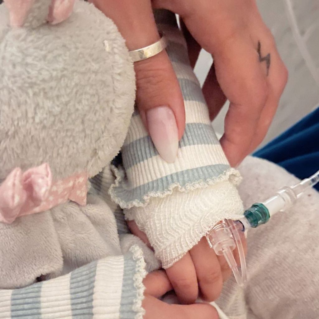 Snow Elanie Koc im Krankenhaus