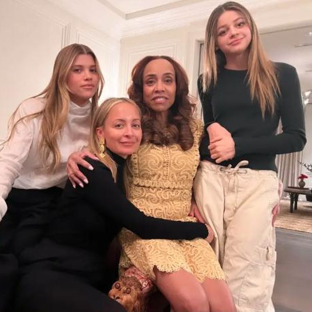 Sofia Richie, Nicole Richie, Brenda Harvey Richie und Harlow Madden am Muttertag 2023