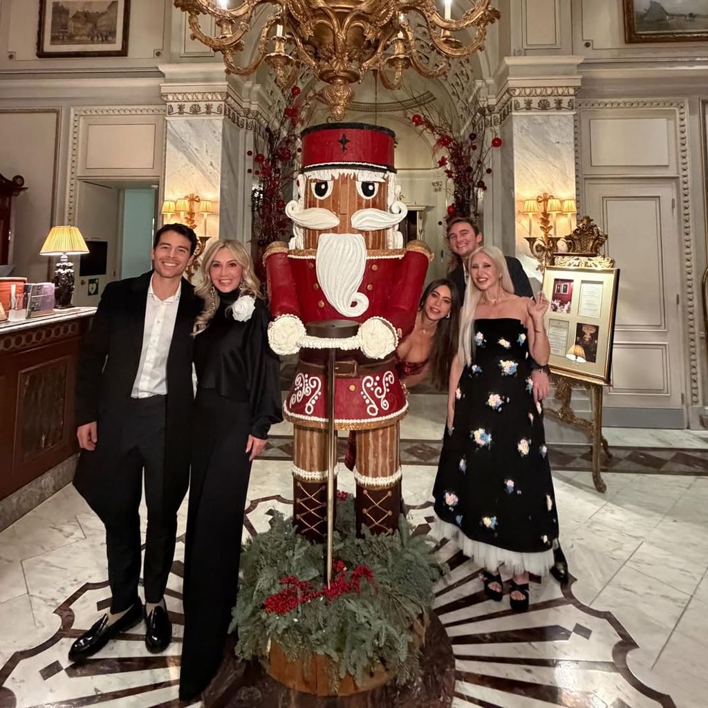 Sofía Vergara mit Freunden im Luxus-Hotel Sacher in Wien 2025