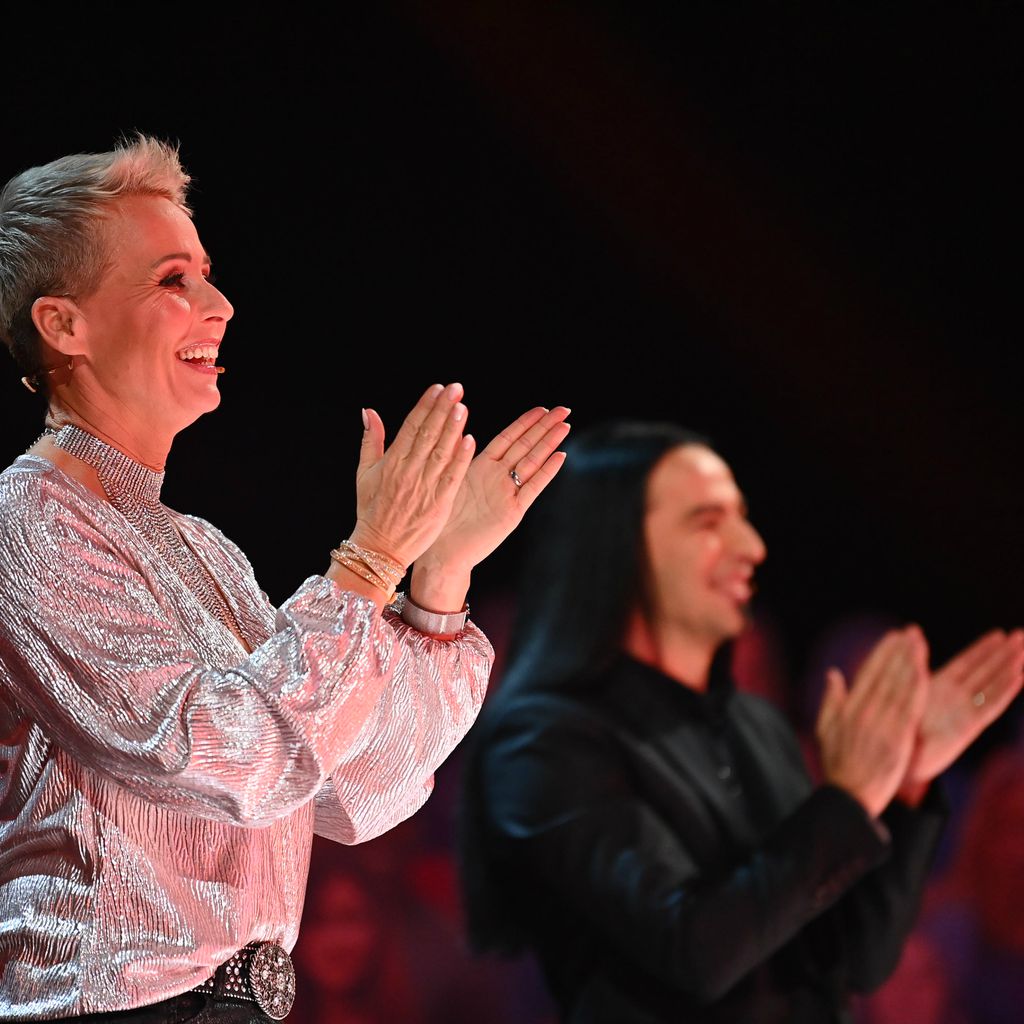 Sonja Zietlow und Bülent Ceylan bei "The Masked Singer"