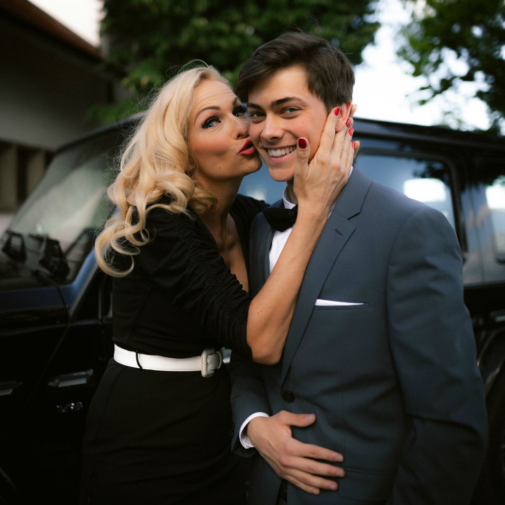 Sonya Kraus und Leon Pelz am "Das Internat"-Set