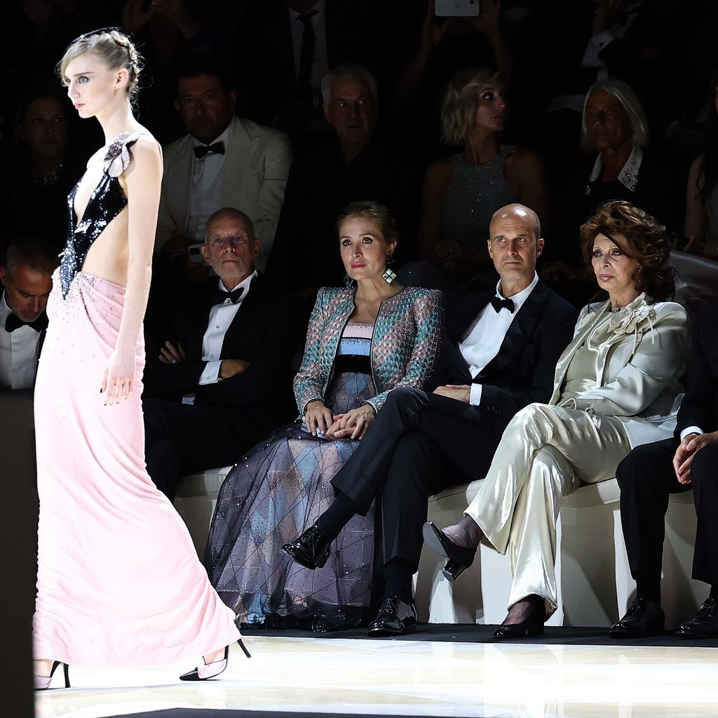 Sophia Loren bei der Modenschau von Armani 2023