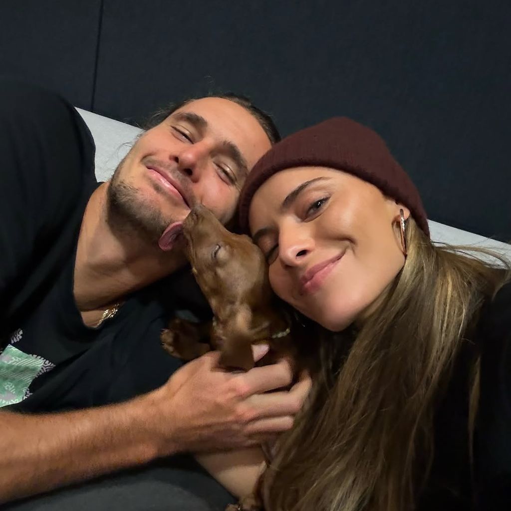 Sophia Thomalla und Alexander Zverev mit ihrem neuen Hund