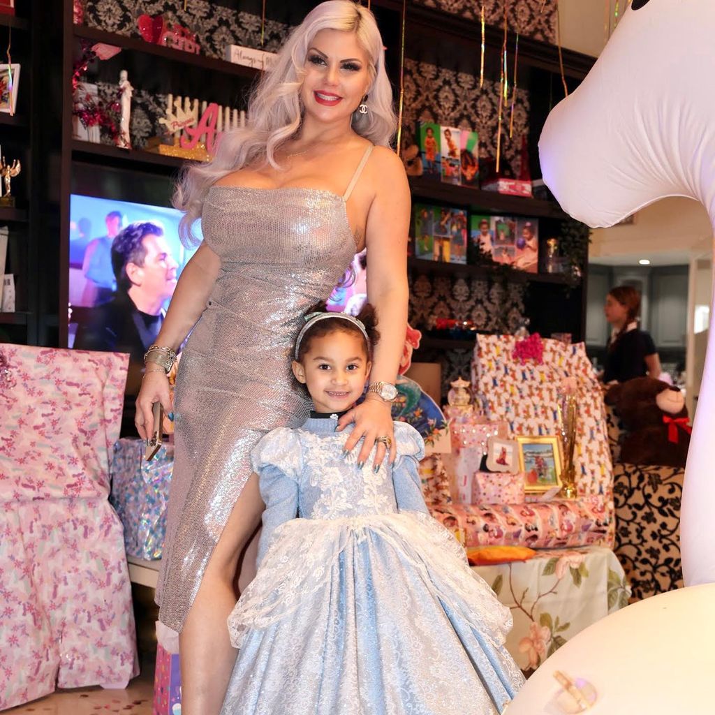 Sophia Vegas mit ihrer Tochter Amanda, Februar 2023