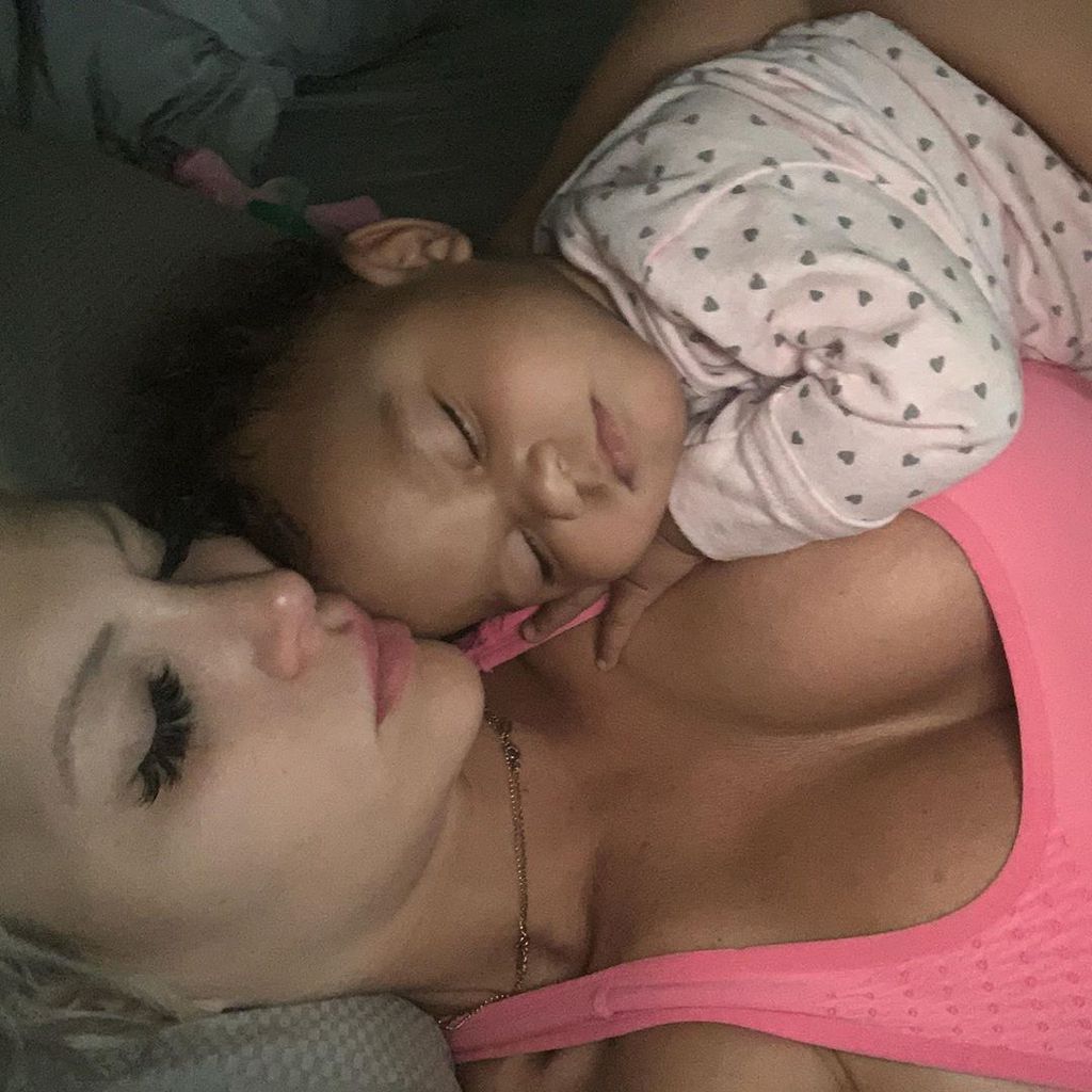Sophia Vegas mit ihrer Tochter Amanda im März 2020