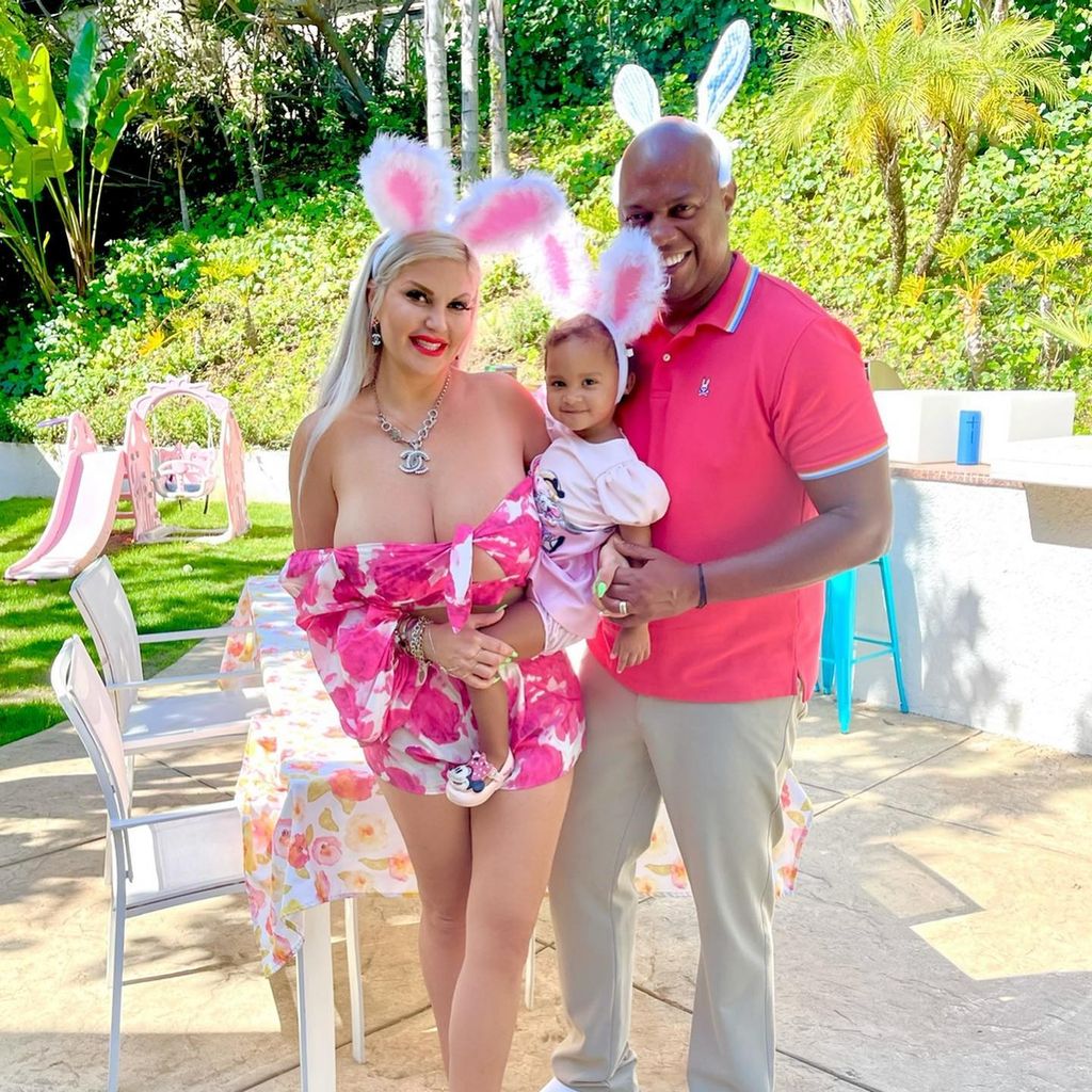 Sophia Vegas und Daniel Charlier mit ihrer Tochter Amanda zu Ostern