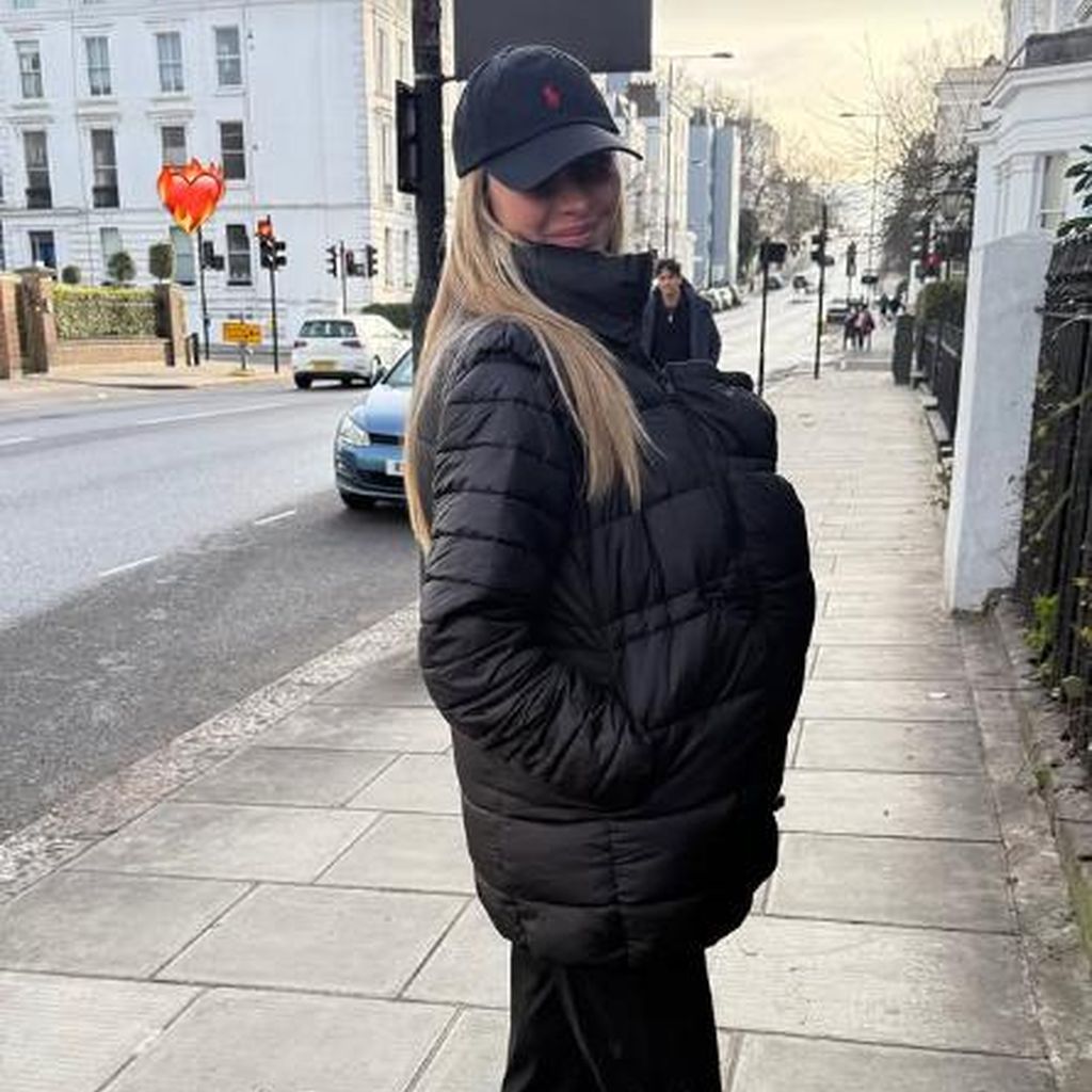 Sophie Habboo bei ihrem Neujahrsspaziergang mit Baby Ziggy, Januar 2026