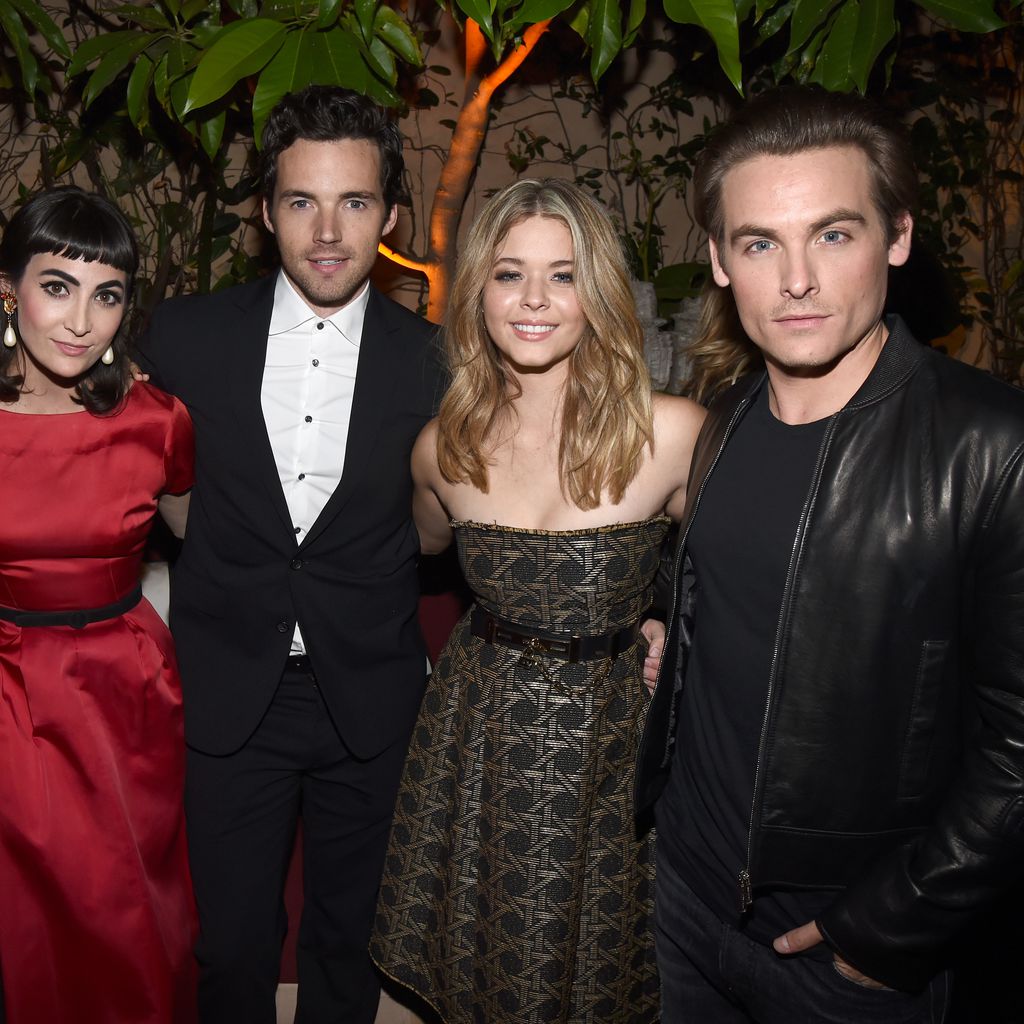 Sophie Hart, Ian Harding, Sasha Pieterse und Kevin Zegers
