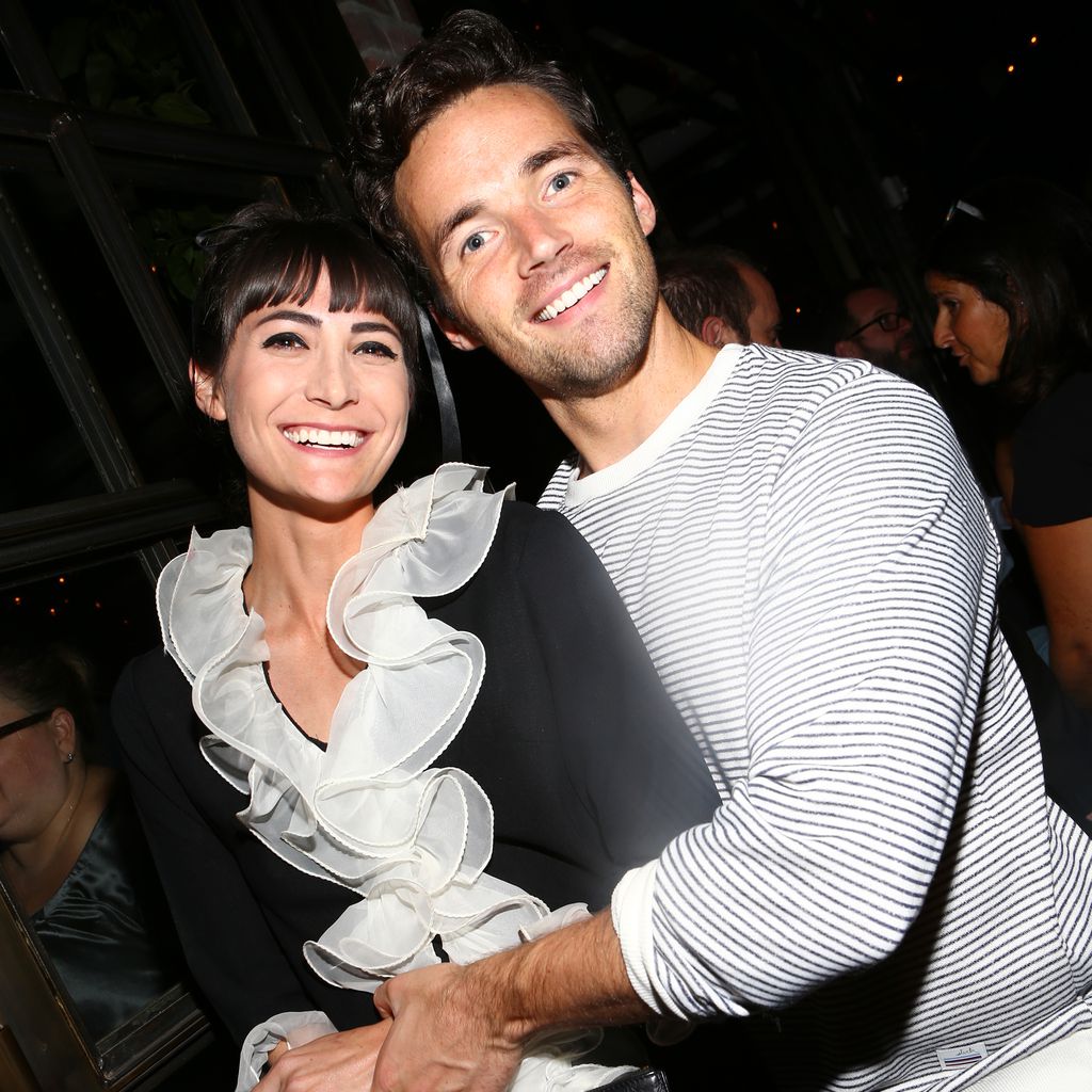 Sophie Hart und Ian Harding