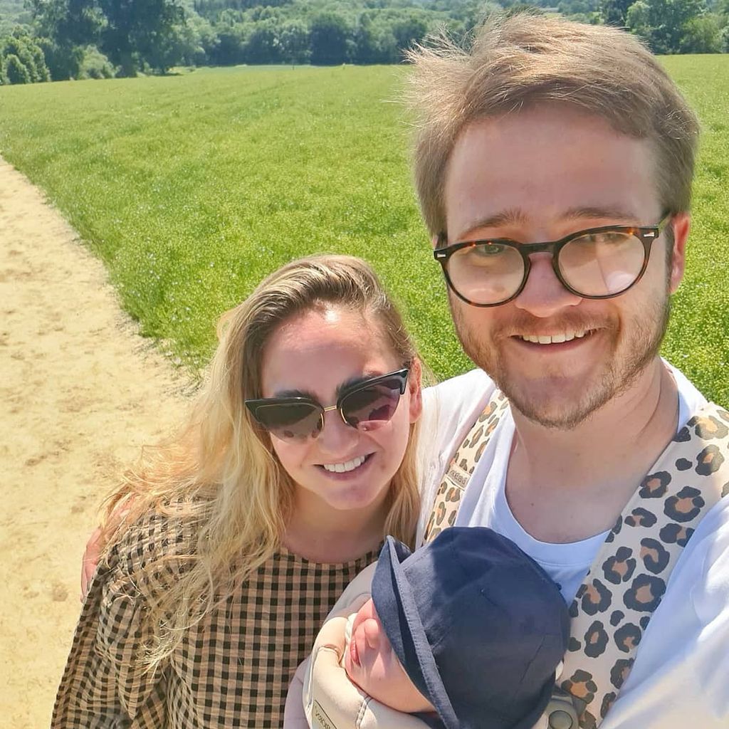 Sophie Price mit ihrem Verlobten Harry Brooks und Sohn Albert