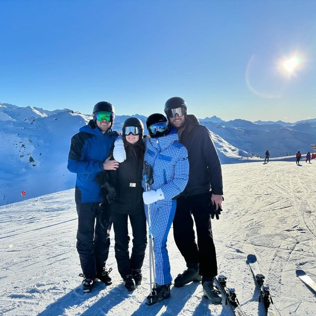 Sophie Turner mit Peregrine Pearson und Freunden