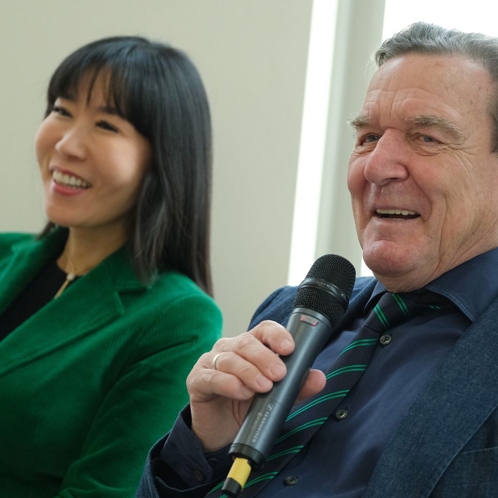 Soyeon Schröder-Kim und Gerhard Schröder