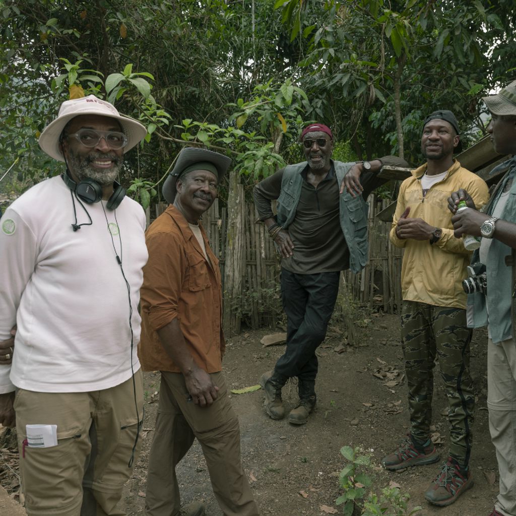 Spike Lee mit dem Cast von "Da 5 Bloods"