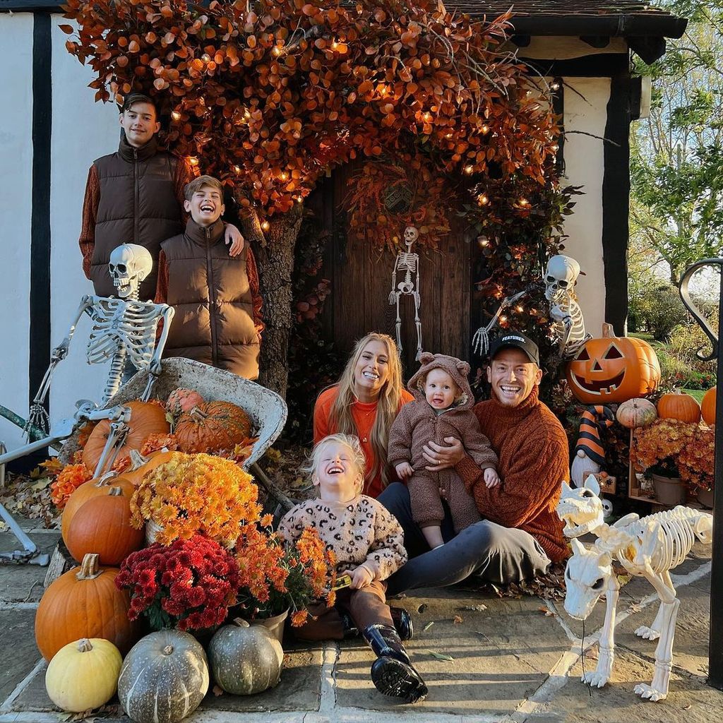 Stacey Solomon mit ihrer Familie im Herbst 2022