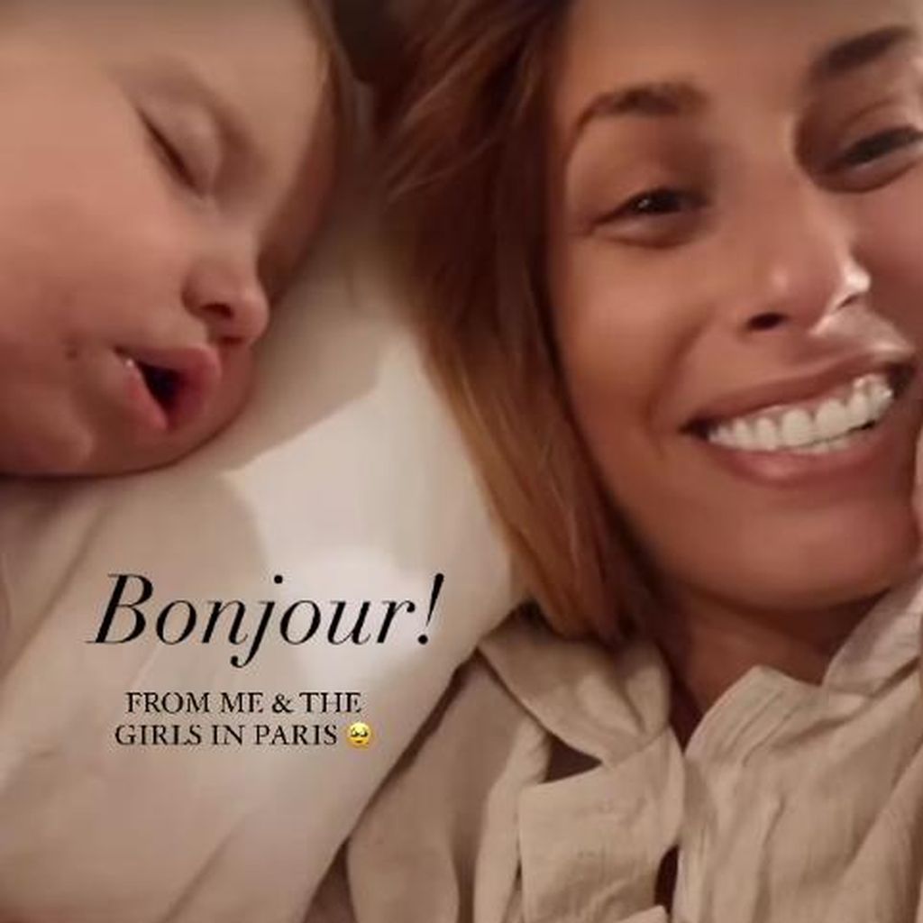 Stacey Solomon und ihre Töchter Rose und Belle im April 2023