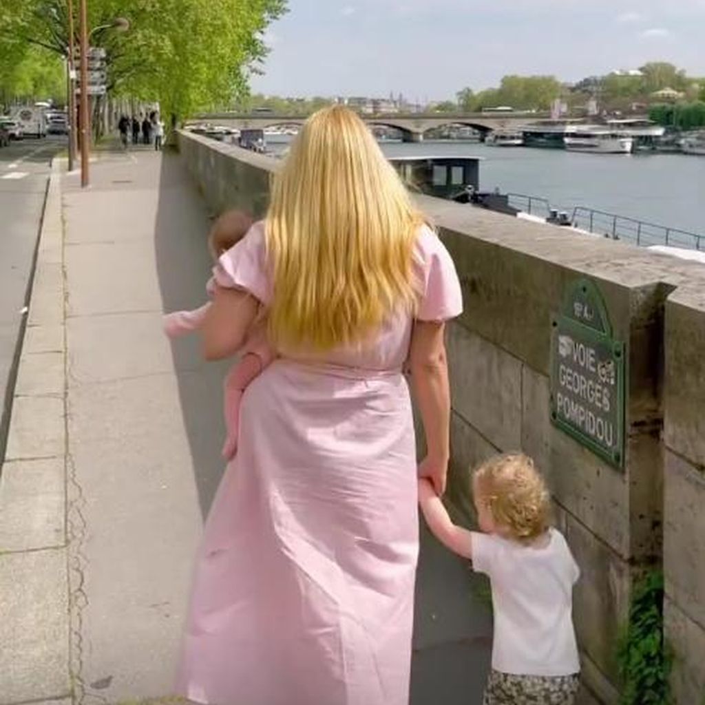 Stacey Solomon und ihre Töchter Rose und Belle im April 2023