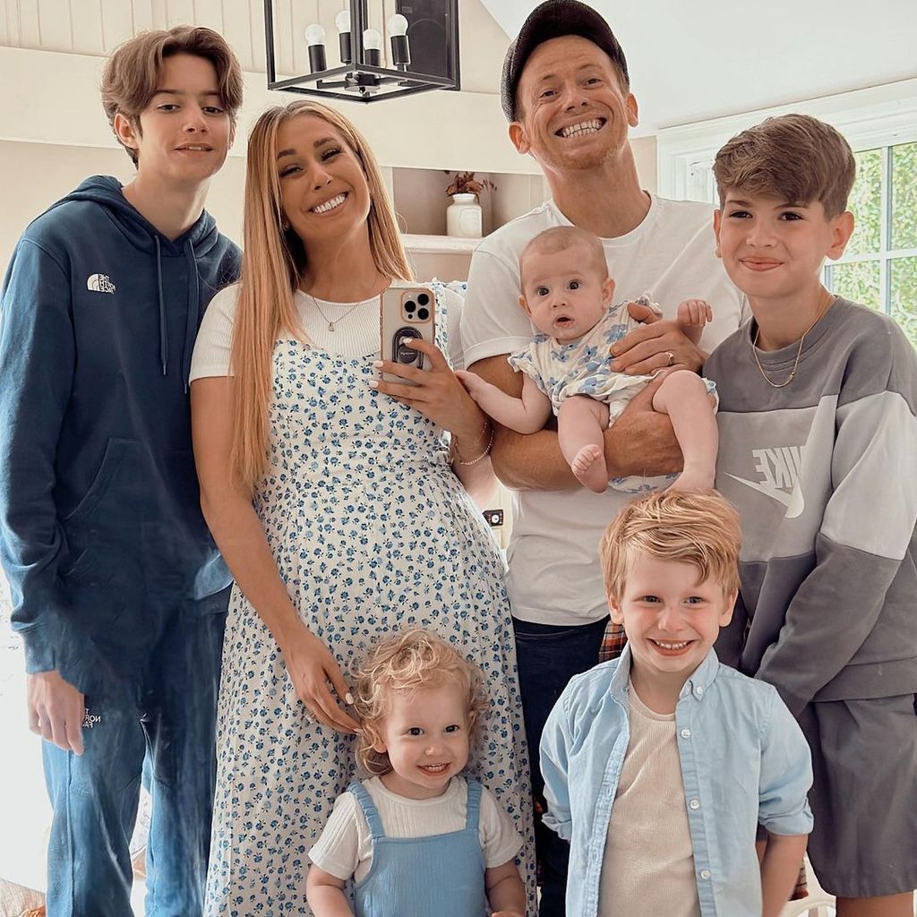 Stacey Solomon und Joe Swash mit ihren Kindern
