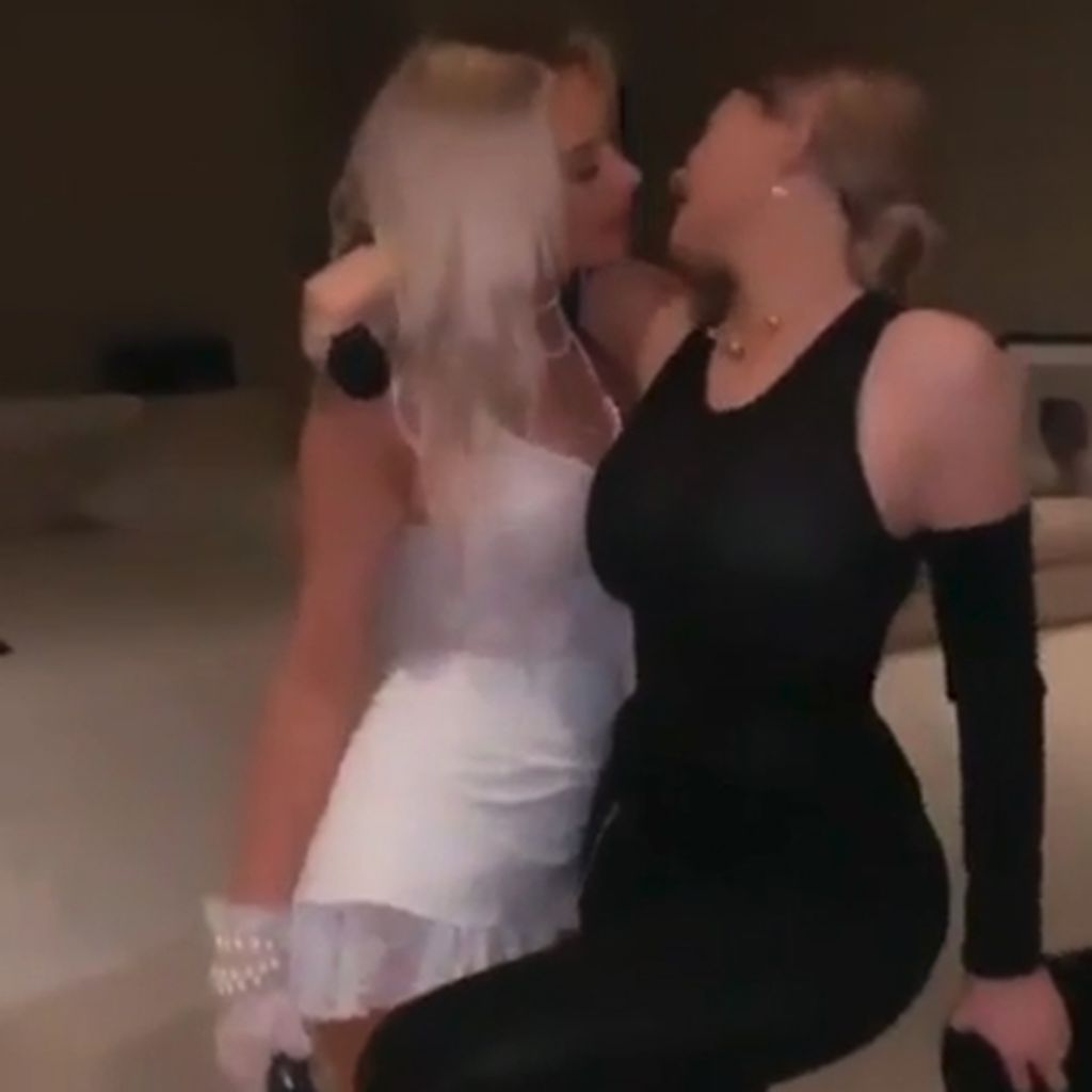 Kylie Jenner mit ihrer Freundin Stassie an Halloween