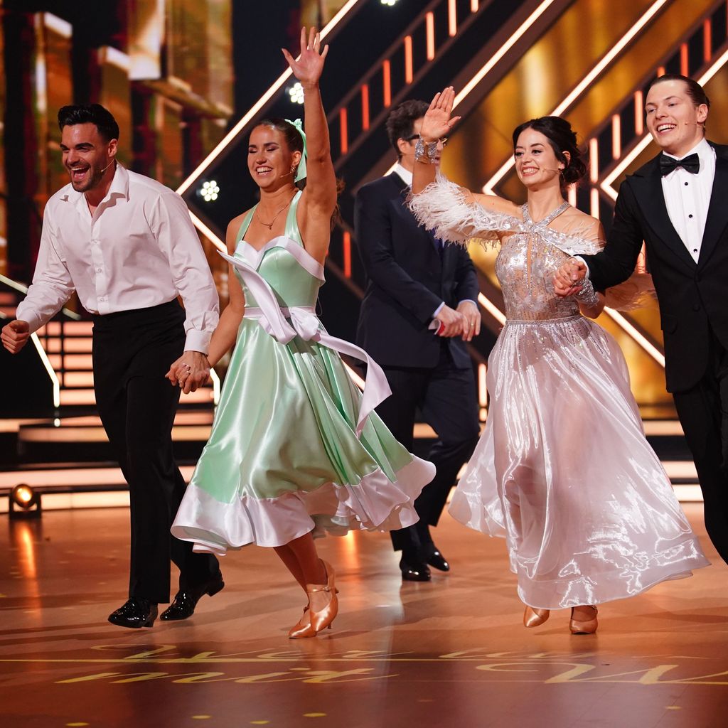 Stefano Zarrella, Mariia Maksina, Malika Dzumaev und Gabriel Kelly bei "Let's Dance"