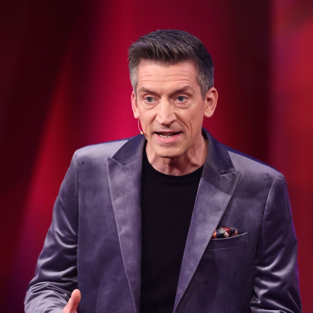 Steffen Hallaschka moderiert "2023! Menschen, Bilder, Emotionen" in Hürth am 7. Dezember 2023