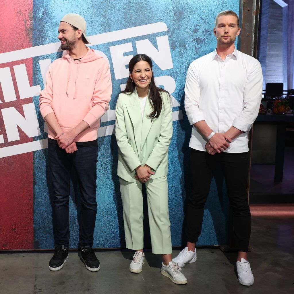 Steffen Henssler, Jimi Blue Ochsenknecht, Chryssanthi Kavazi und Kim Tränka bei "Grill den Henssler"