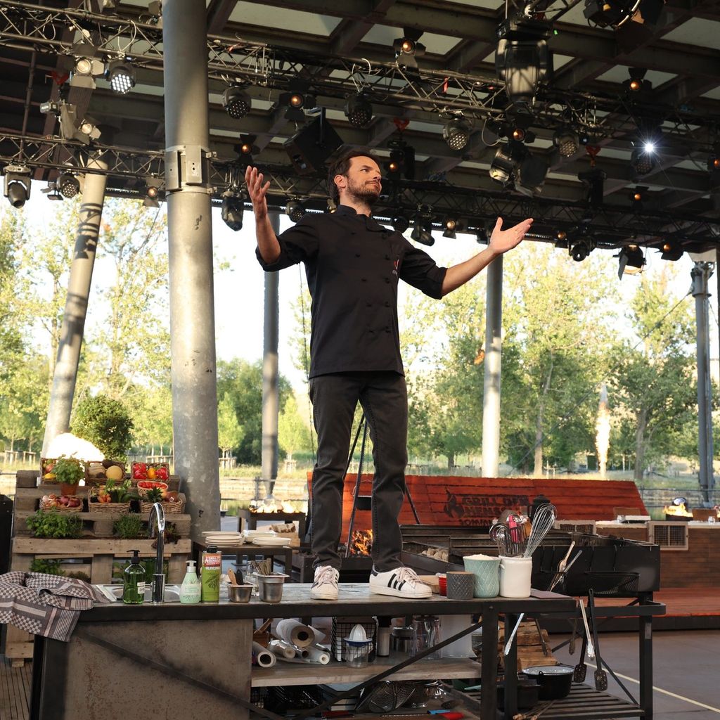 Steffen Henssler bei "Grill den Hennsler" im August 2022