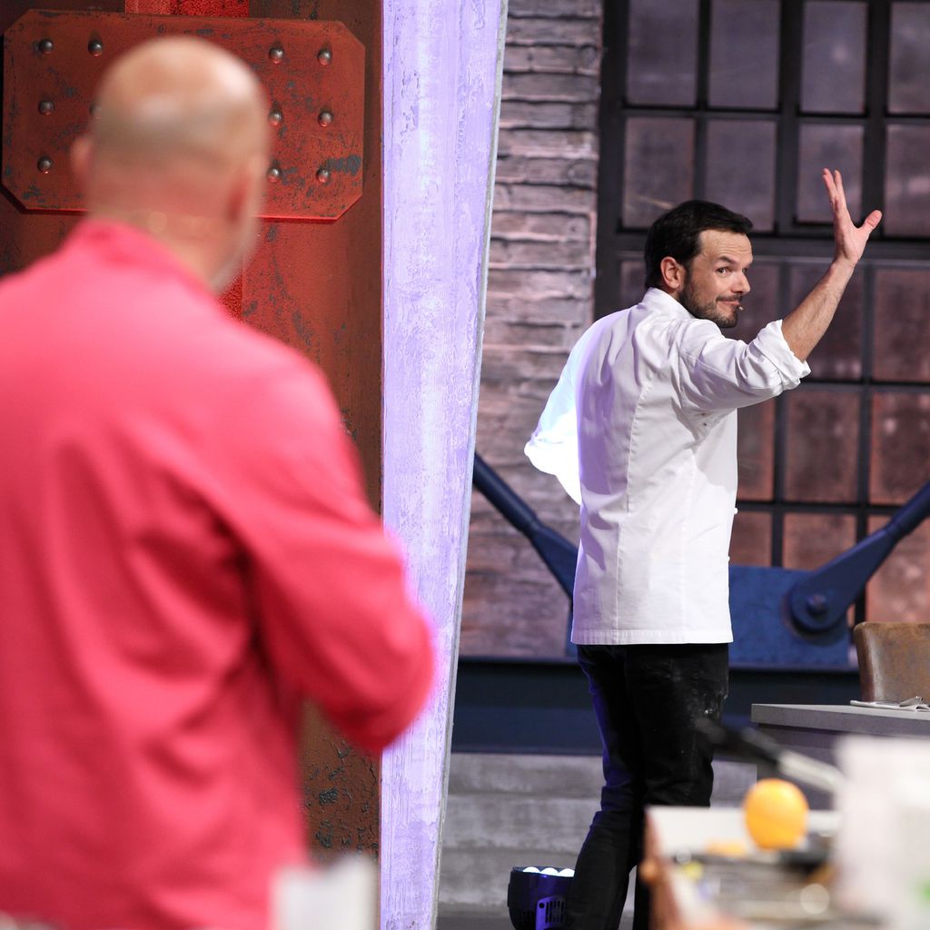 Steffen Henssler verlässt das Studio bei "Grill den Henssler"