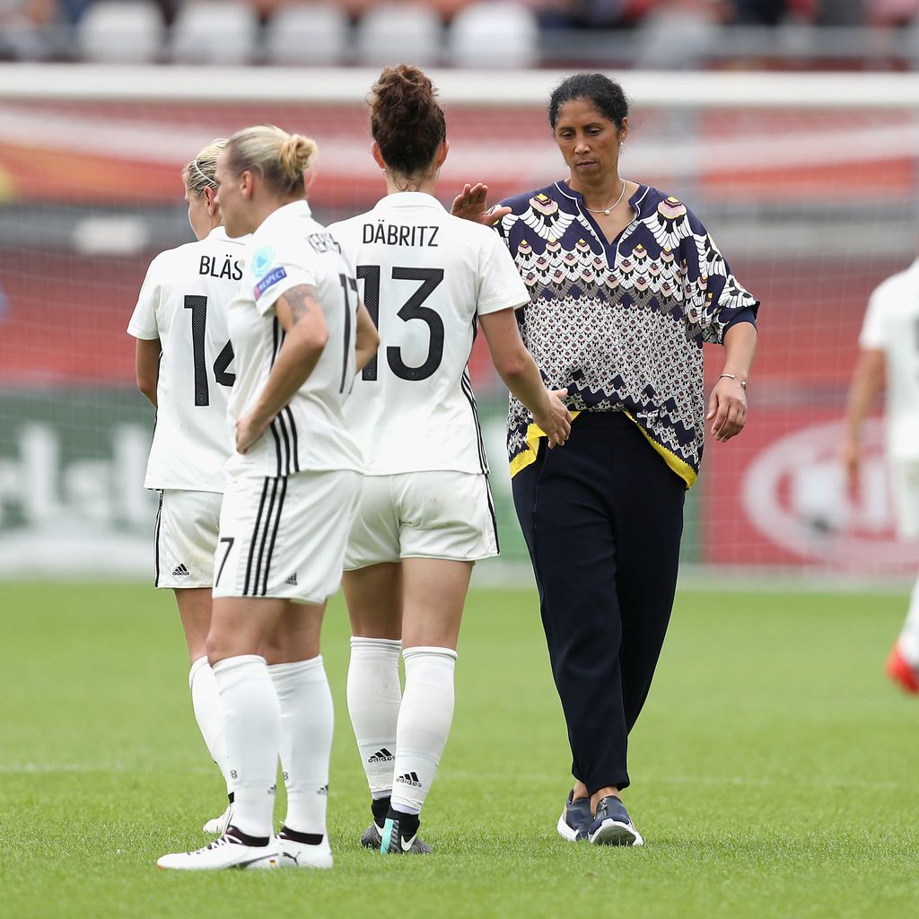 Steffi Jones nach dem Aus ihres Teams im EM-Viertelfinale